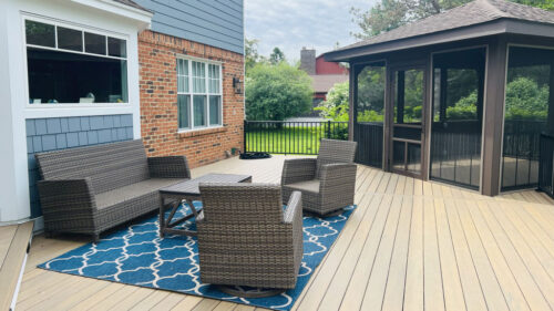 Deck-and-screen-room